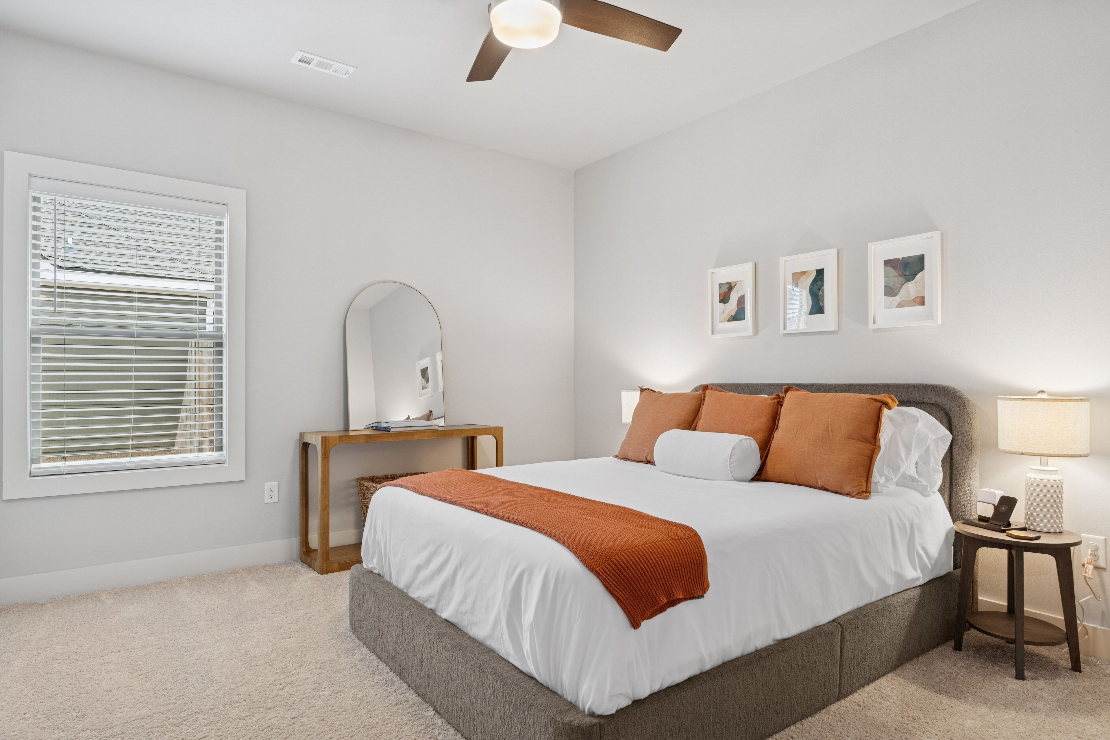 3 bedrooms, iron/ironing board, WiFi, bed sheets