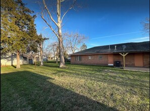 Exterior - Auntie's Almost-Country Place (Columbus)