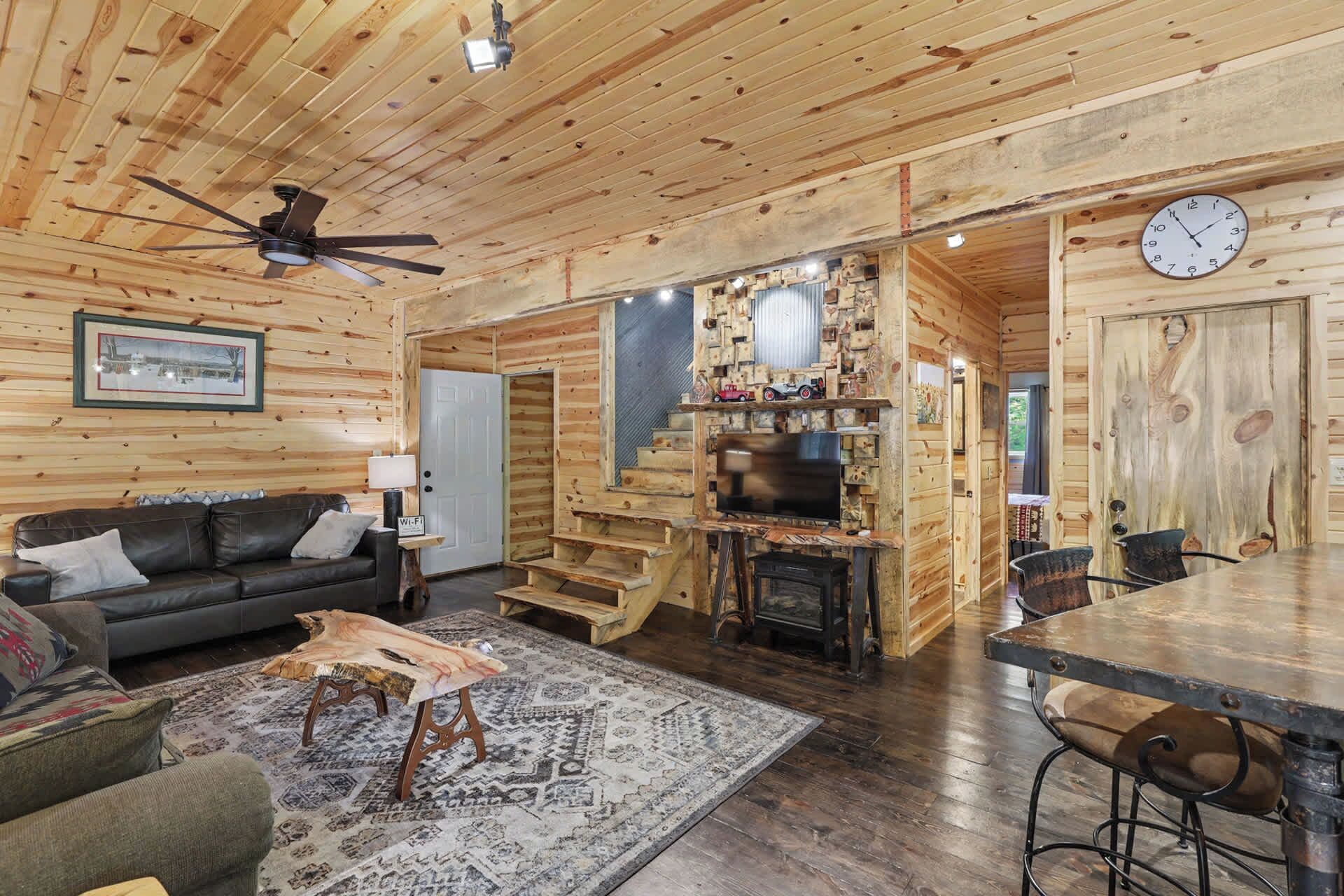 TV, fireplace, offices