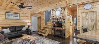 Ponderosa Suite at Ten Stone Lodge