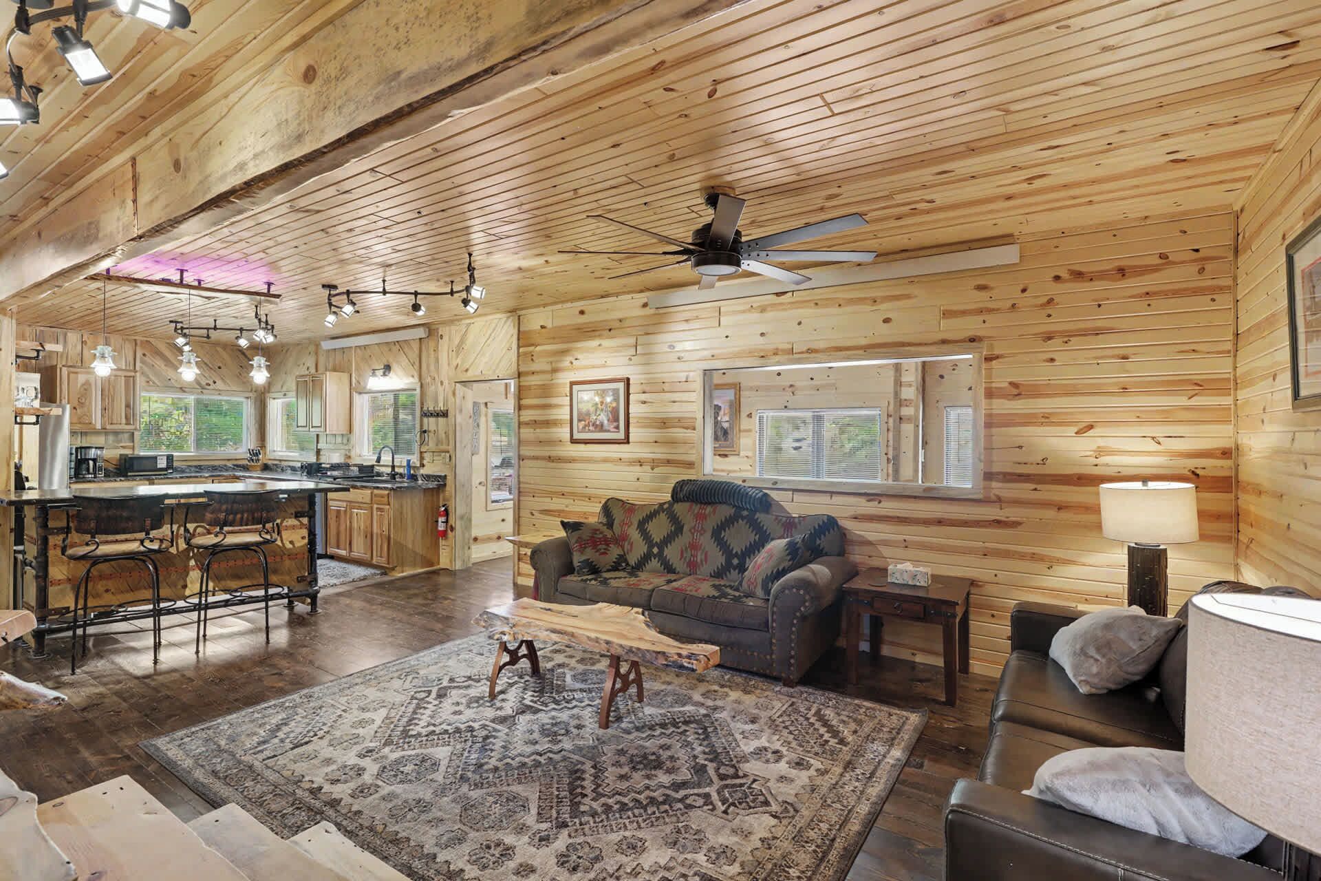 Ponderosa Suite At Ten Stone Lodge - Keystone, SD