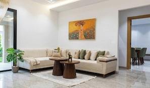 Apartment, 2 Bedrooms, Smoking, Garden View | Living room
