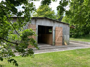 Exterior - Sleeping in the Hay—An Adventure Vacation for the Family with a Campfire & a Starry Sky (Burow)