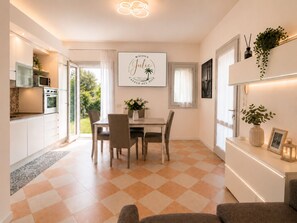 Dining - Maison Julie: Nature, Relaxation, and Comfort Just a Stone's Throw from the Sile River (Casale Sul Sile)