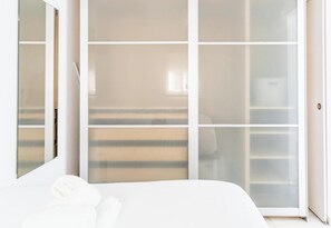 Iron/ironing board, Internet - Charming Penthouse in the Heart of Cádiz (Ciudad de Cádiz)