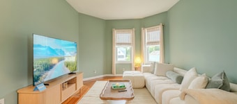 BOSTON AREA 3 BR Game & Coffee Room