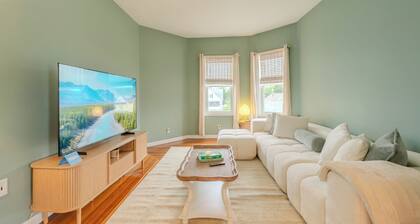 BOSTON AREA 3 BR Game & Coffee Room