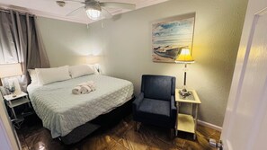 1 slaapkamer, een strijkplank/strijkijzer, reisbedje, gratis wifi