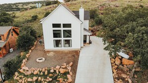 Unclassified image, 5 of 45, button - Walk to Medicine Park. Mountain View’s + Fire Pit.  Spacious Home Sleeps 8 (Lawton)