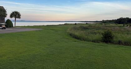 Waterfront 2-bedroom Townhome with Stunning Winyah Bay View