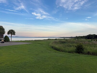 Waterfront 2-bedroom Townhome with Stunning Winyah Bay View