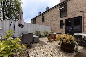 Terrace/patio - Peak District Escape, Walks, Canal & Cromford Mill (Matlock)