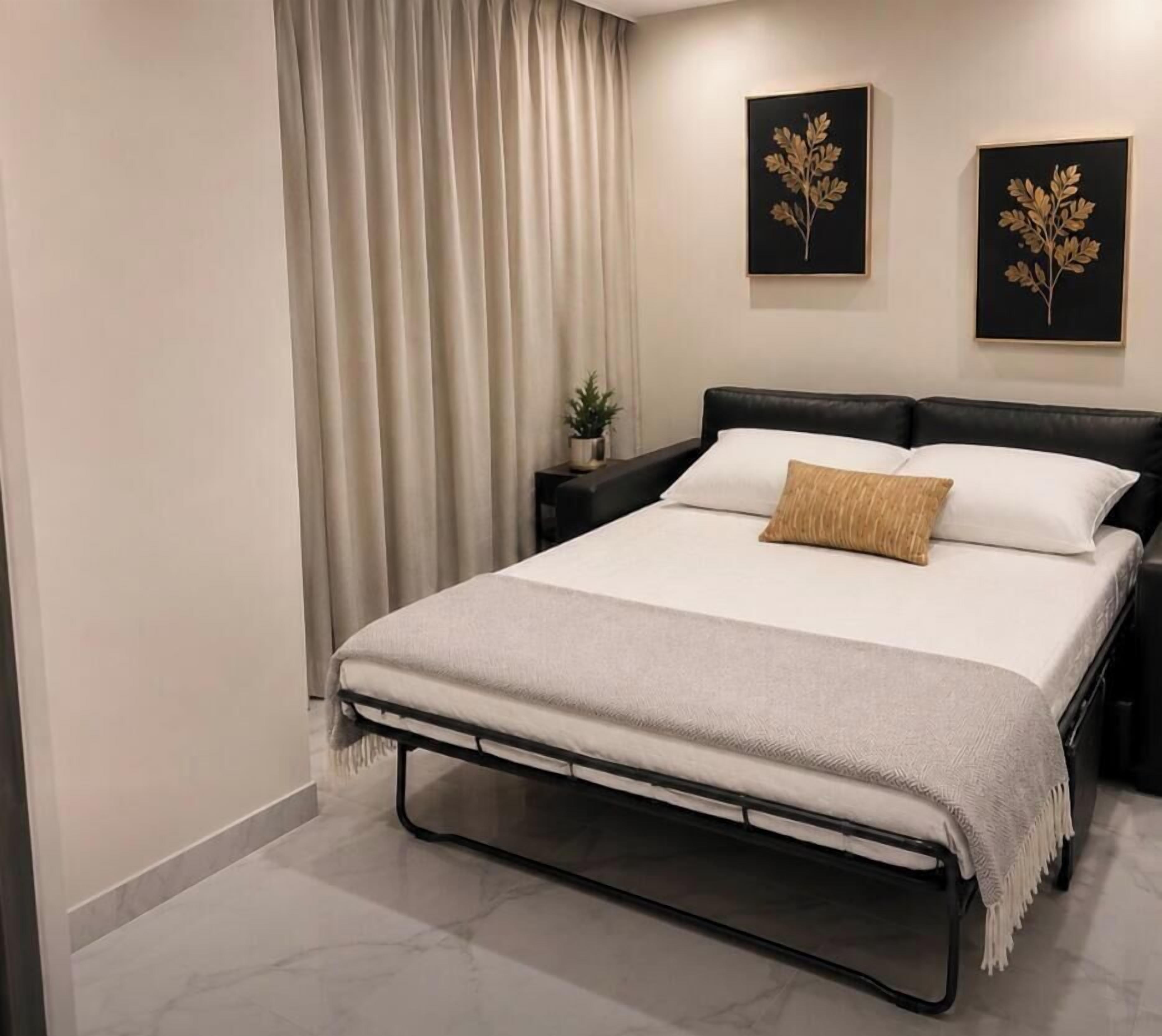 1 bedroom, iron/ironing board, internet, bed sheets