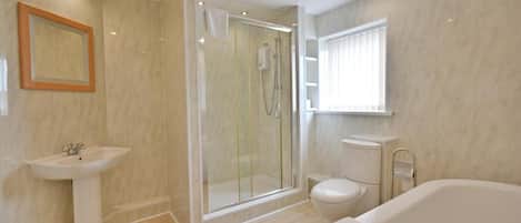 Chambre triple | Salle de bain