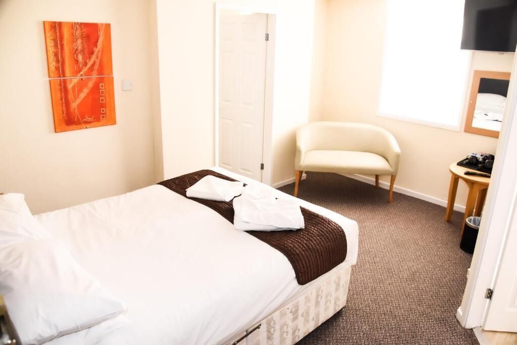 Iron/ironing board, free WiFi