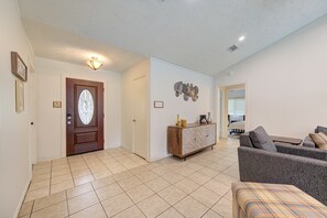 Interior - Family Pool Retreat in Spring , Houston  4BR Private Pool  Sleeps 8 (Spring)