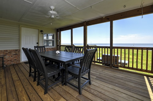 Waterfront retreat of privacy and tranquility on the Currituck Sound - Grandy NC