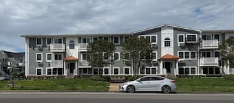 Cozy 1-bedroom studio in welcoming Asbury Park with AC