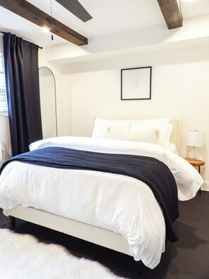 1 bedroom, internet, bed sheets