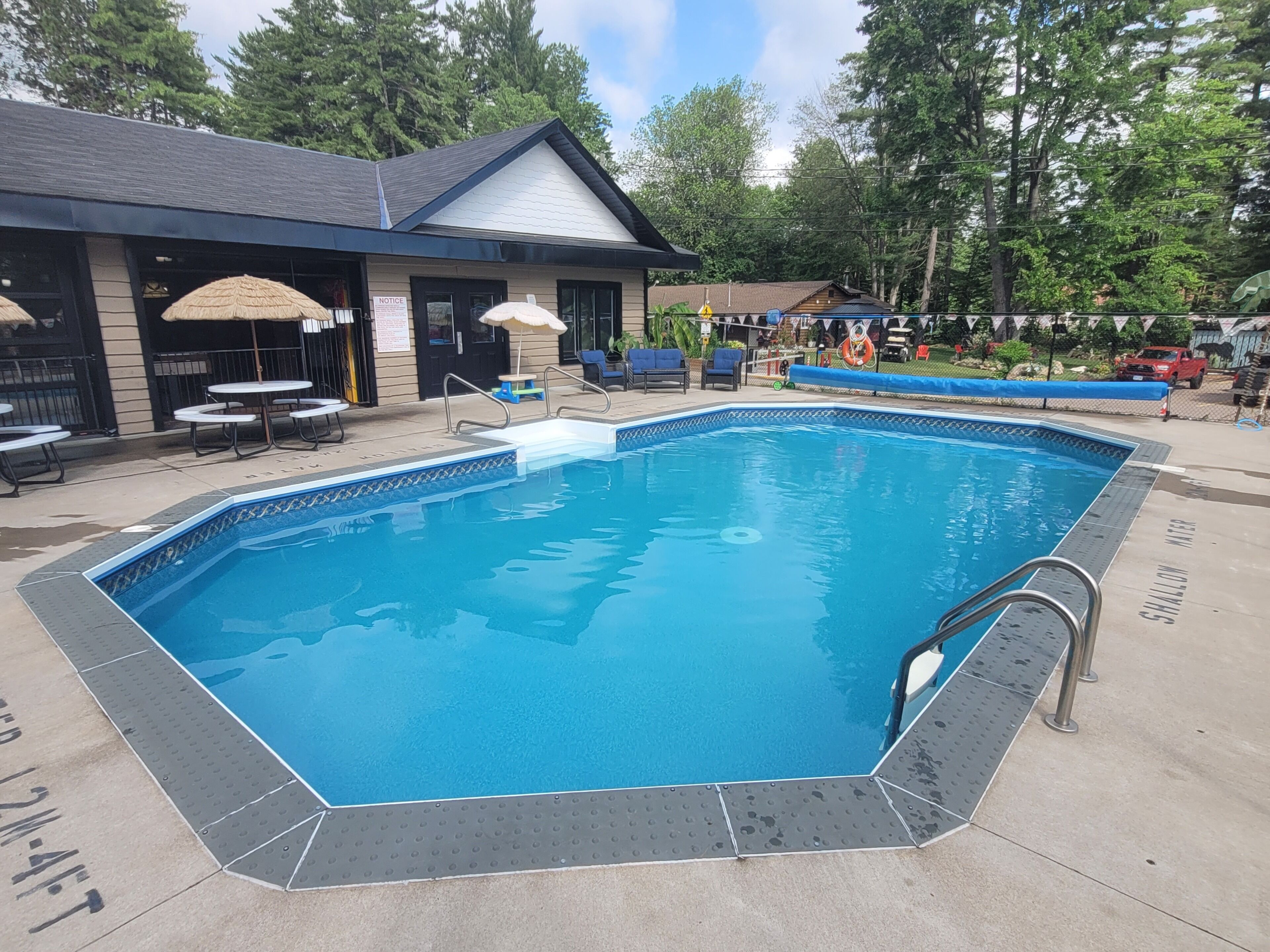 Outdoor pool, a heated pool