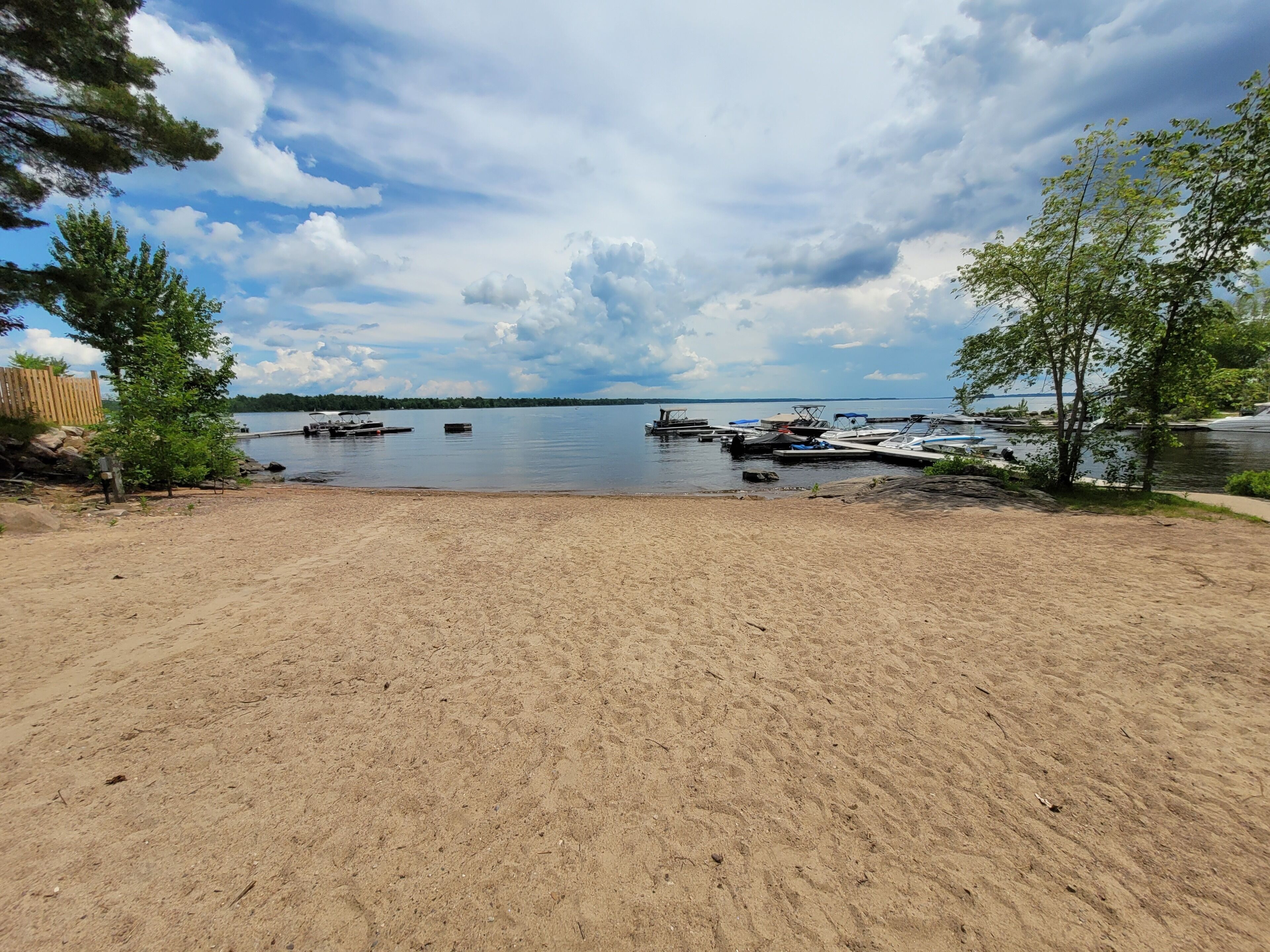 Plage, chaises longues