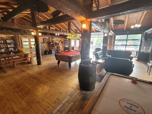 Game room - Maple Cabin at Pine Ridge Park (Pembroke)