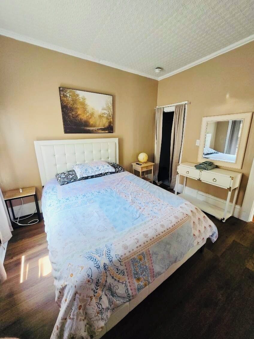 Basic Single Room, 1 Double Bed, Private Bathroom | WiFi (free)