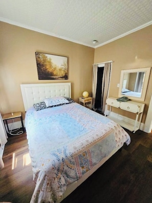 Habitación individual básica, 1 cama matrimonial, baño privado | Wifi gratis