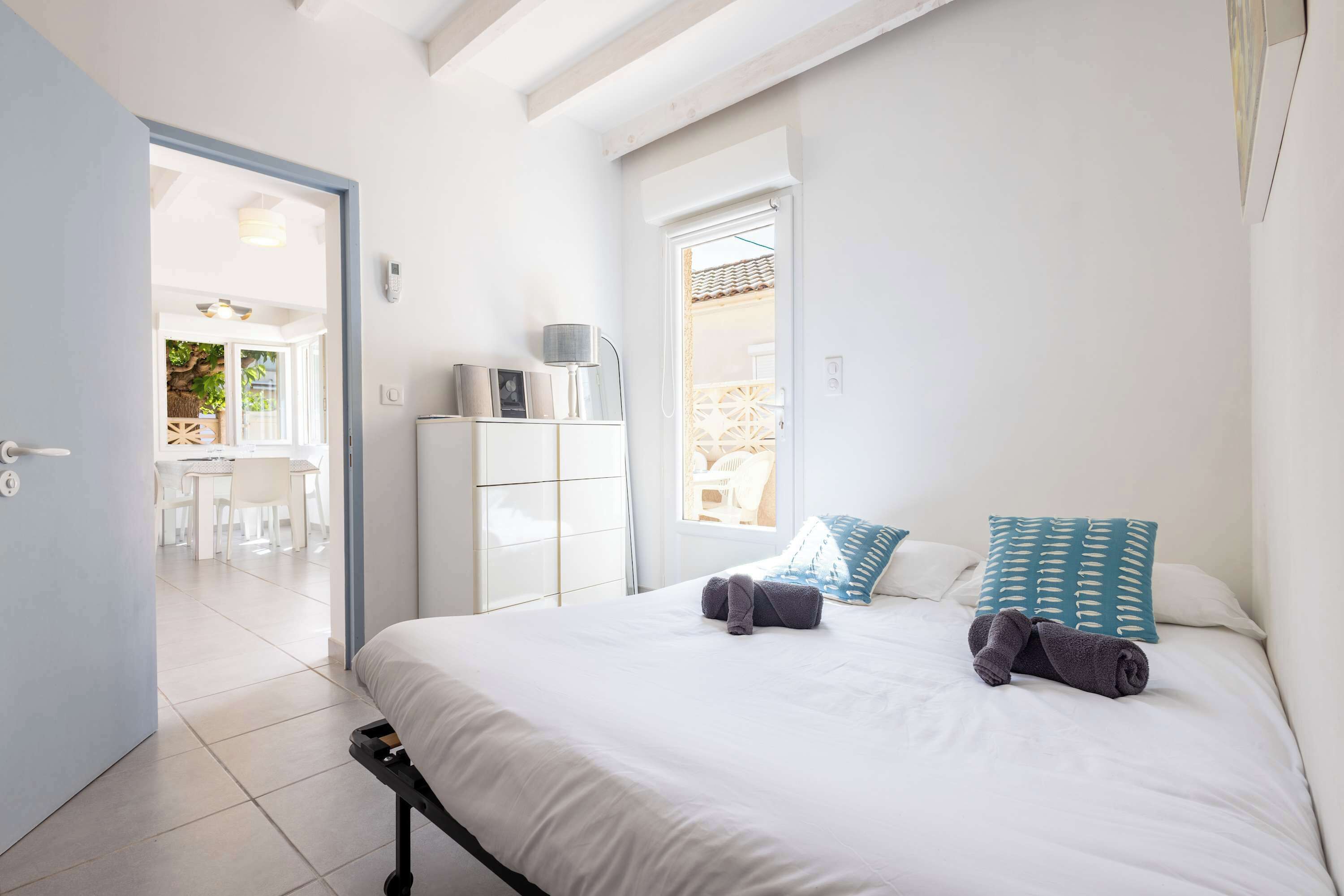 1 dormitorio y ropa de cama