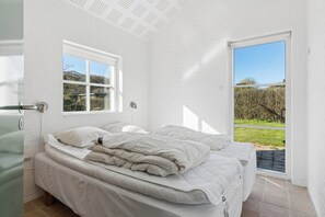 4 bedrooms, iron/ironing board, free WiFi - Two holiday homes – perfect for holiday together (Svendborg)