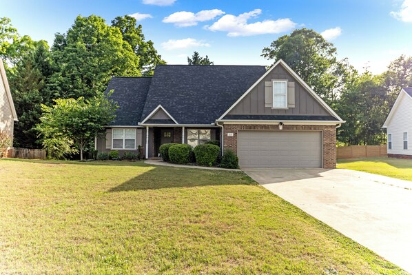 Exterior - Sleep 9 Boiling Springs SC w/2 kings, Pool Table (Boiling Springs)