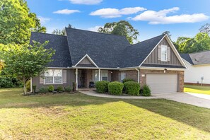 Exterior - Sleep 9 Boiling Springs SC w/2 kings, Pool Table (Boiling Springs)