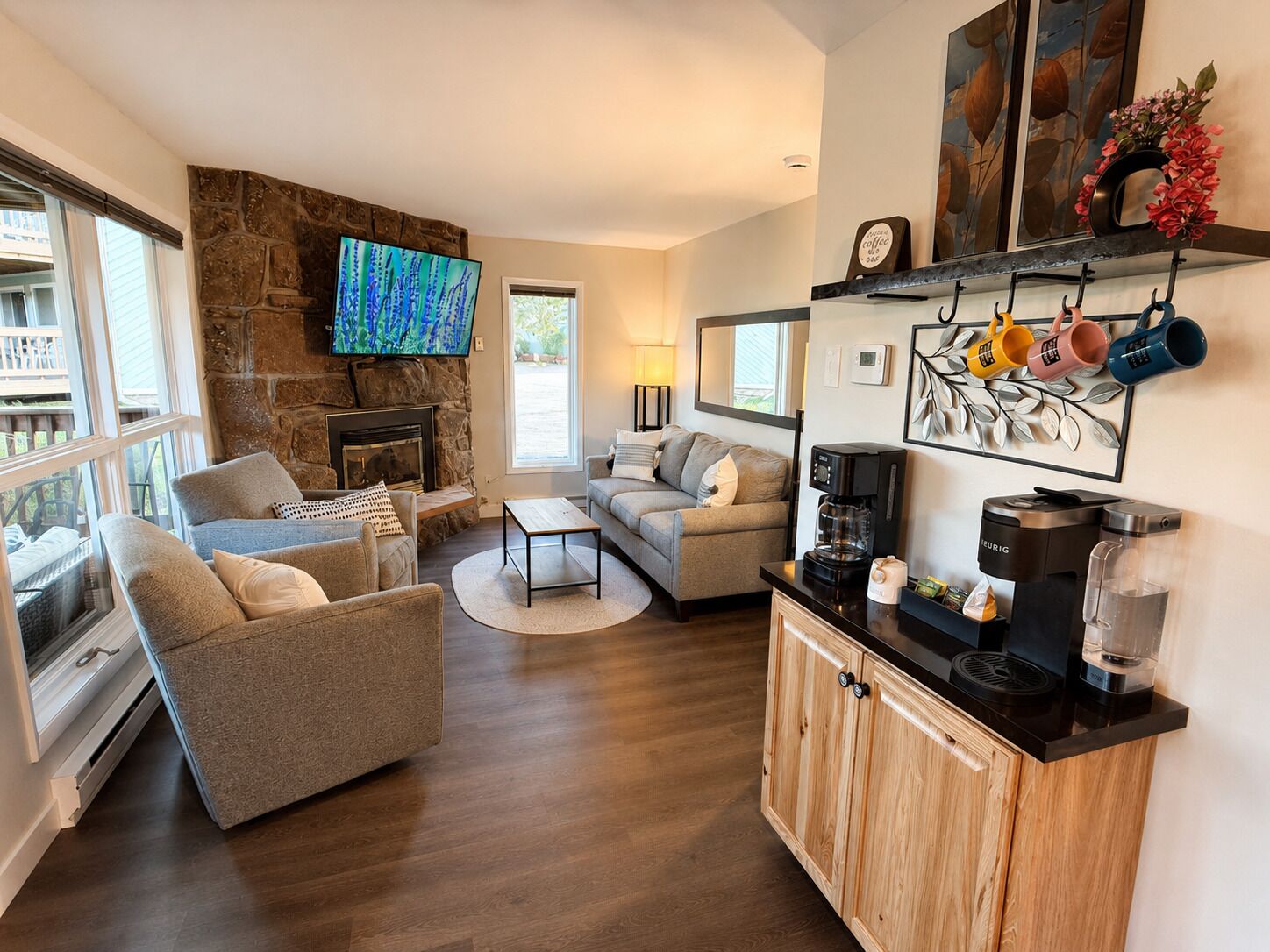 Smart TV, fireplace