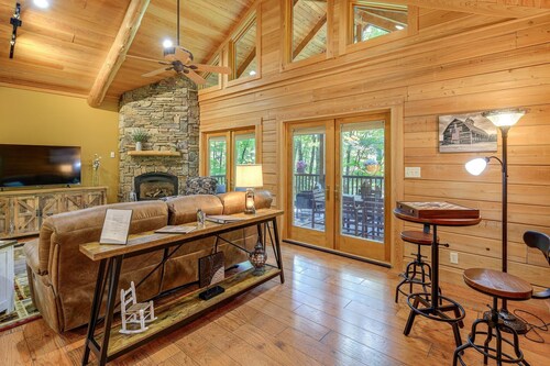 Nature's HideAway is located only 19 miles from Boone, NC