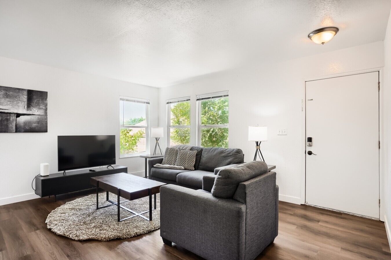 Spacious 3br Apt W/ Deck · 15 Min To Red Rocks - Highlands Ranch, CO