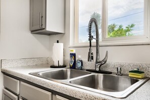 Fridge, microwave, oven, stovetop - Spacious 3BR Apt w/ Deck · 15 Min to Red Rocks (Denver)