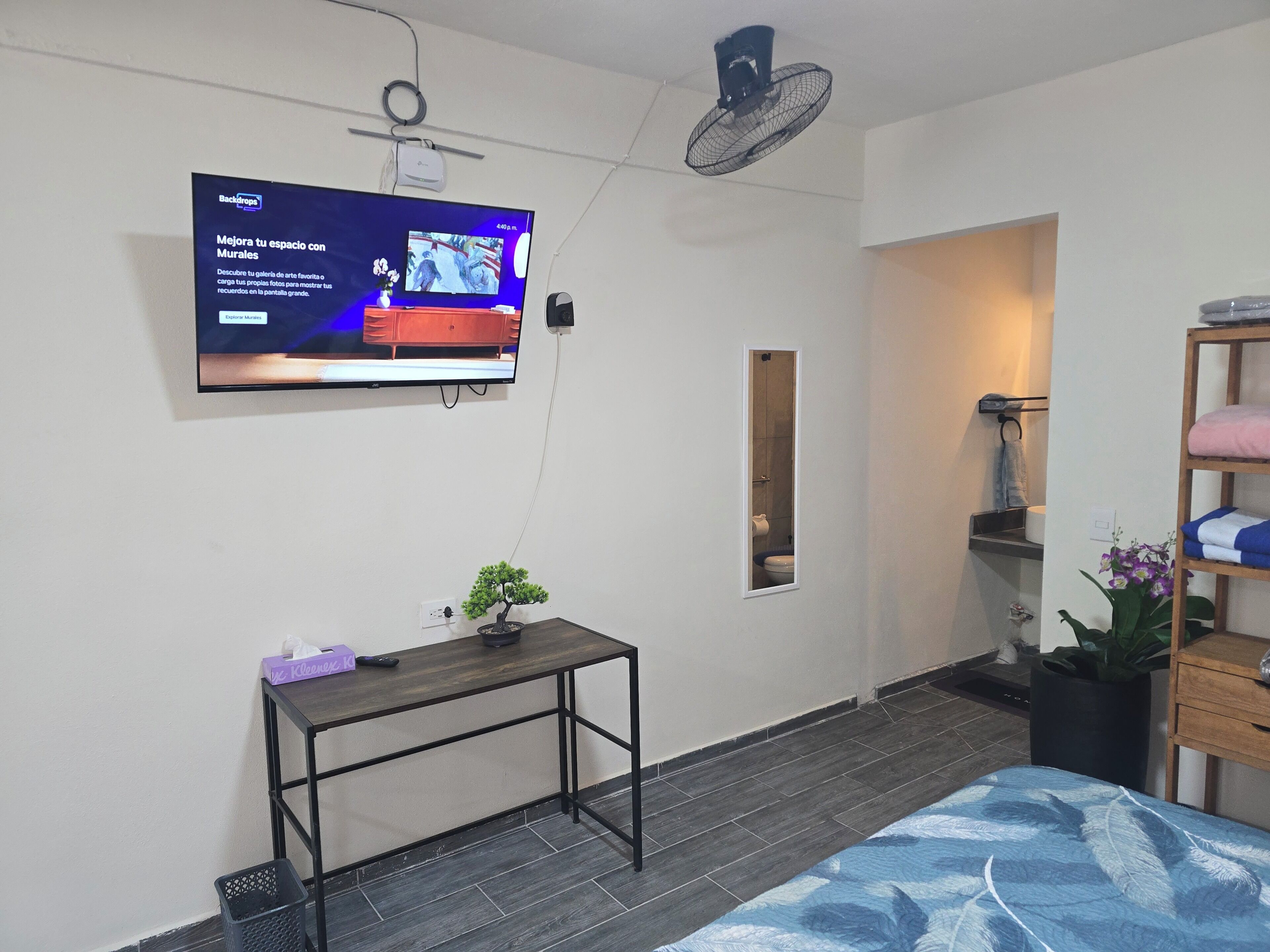 1 dormitorio, tabla de planchar con plancha, Internet y ropa de cama
