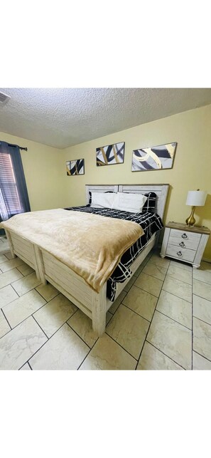 Internet - Peaceful 3-bedroom house with AC in charming Muskogee (Muskogee)
