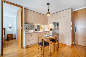 Superior Apartment | Private kitchen | High chair - Nest Collection El Golf (Las Condes)