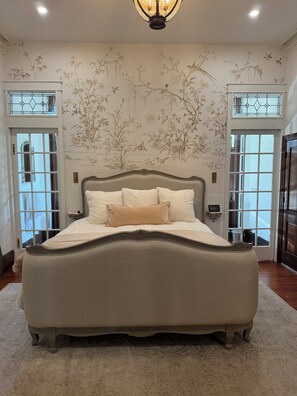 Room - Historic Suite with Ballroom for Rent on the Delaware River, 15 min to Philly (Riverton)