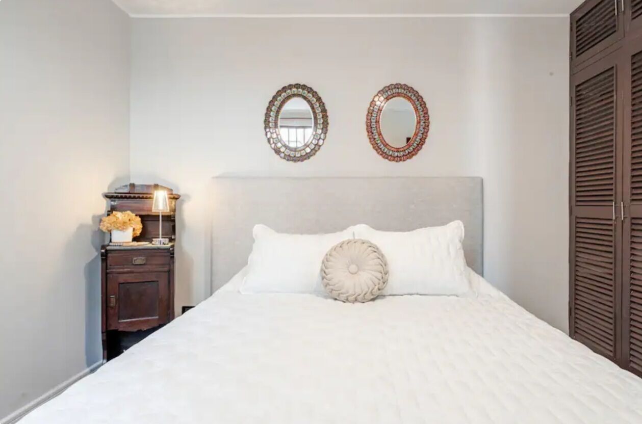 5 bedrooms, desk, iron/ironing board, free WiFi