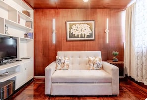 Smart TV, books - Spacious 5BR Home w/ Private Terrace. Steps to Malecon, Airport & Coastal Hwy (San Miguel)