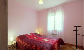 Iron/ironing board, travel crib, internet - Le Pin Franc - VALEYRAC (VALEYRAC)