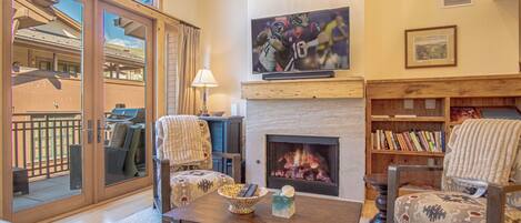 Smart TV, fireplace