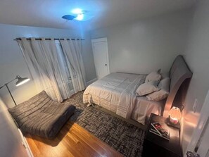 Room - Clean & Cozy Private- 3 floor_R 5 (Worcester)