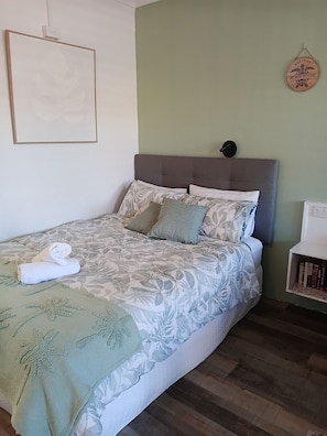 1 bedroom, iron/ironing board, WiFi, bed sheets - Coastal Nest Sawtell Beach, Coffs Harbour (Sawtell)