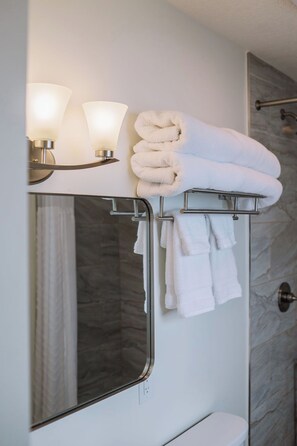 Bathroom - Stay Downtown St. Augustine 3BR and Parking (St. Augustine)