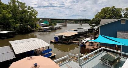 3-bedroom house with private dock and quick access to all the Favorites!
