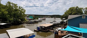 3-bedroom house with private dock and quick access to all the Favorites!