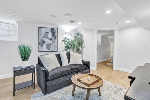 Private Furnished Apartment Near Hospitals, Universities & Fairfield Border